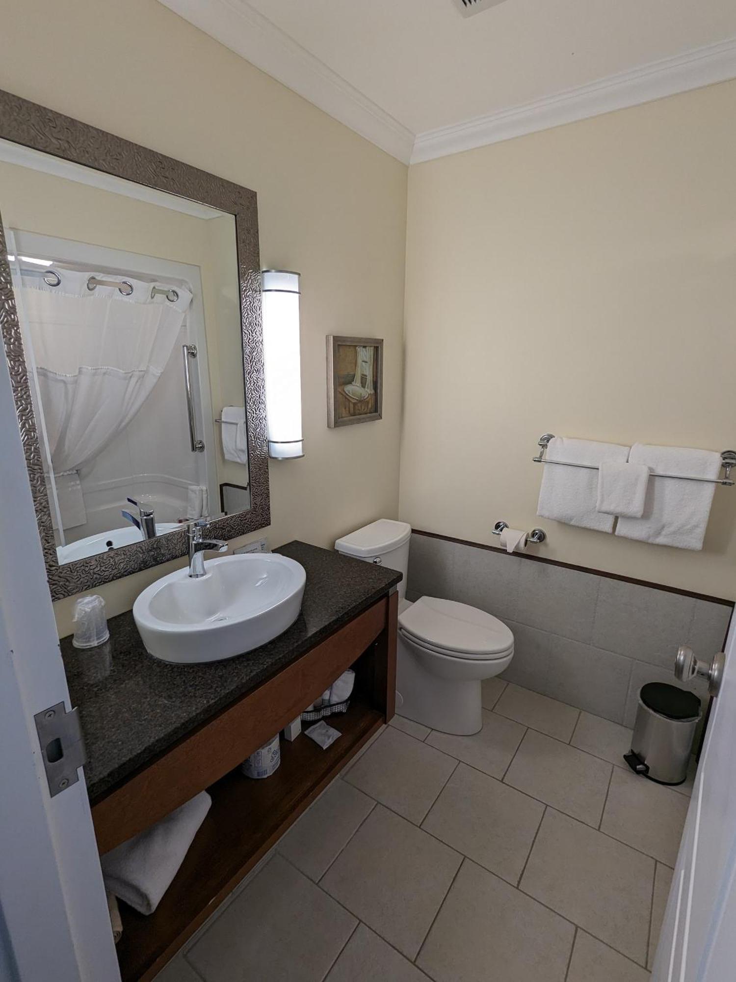 Inn At The Harbour Kincardine Habitación foto