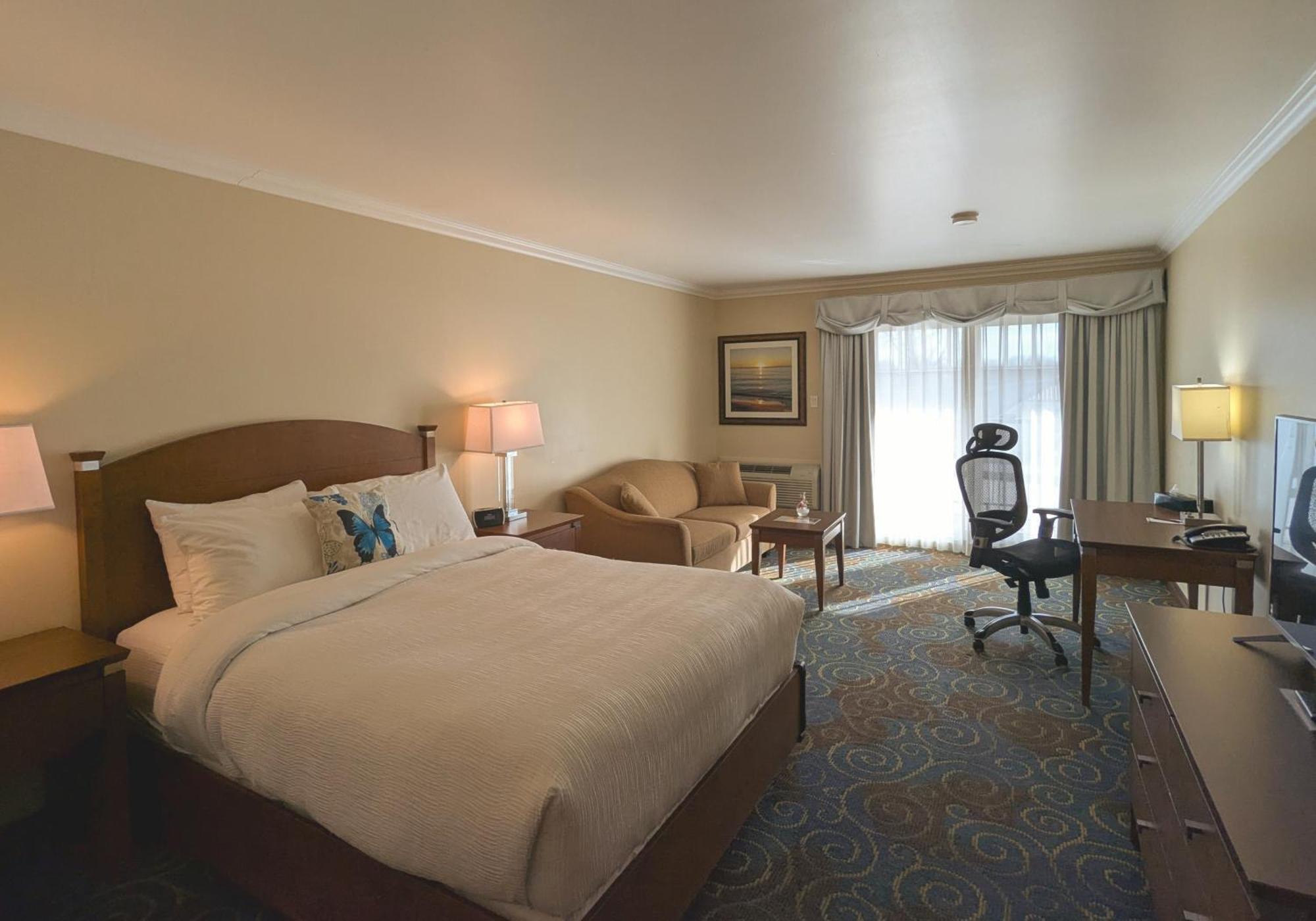 Inn At The Harbour Kincardine Habitación foto